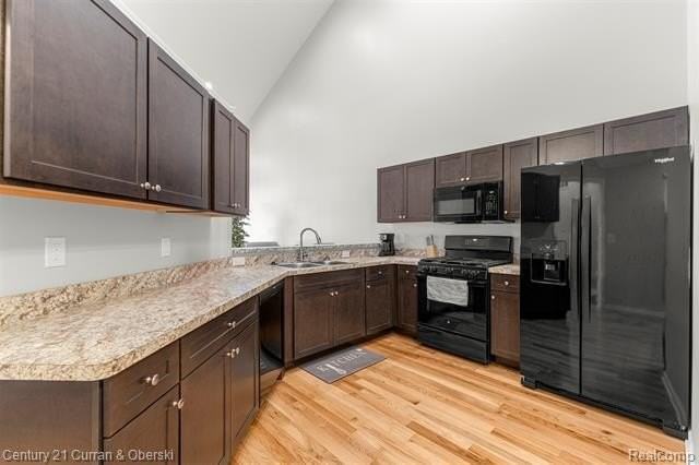 1062 Biddle Ave - Photo 7 of 28