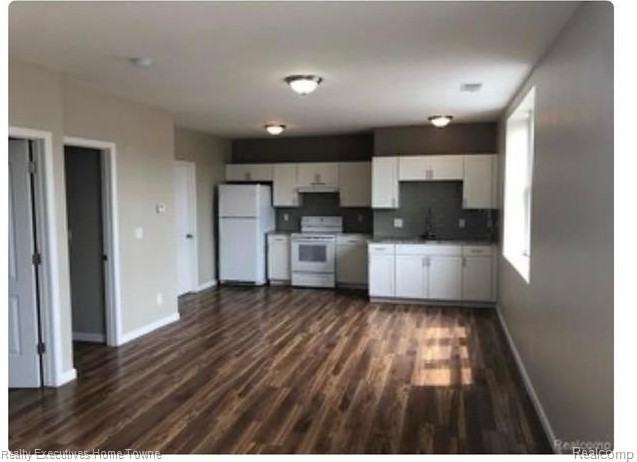 11625 Joseph Campau St - Photo 4 of 7