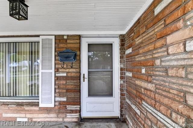 7420 Drexel St - Photo 4 of 30