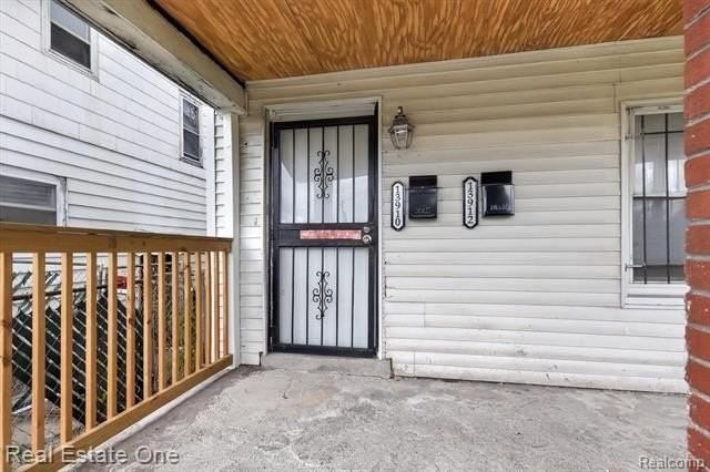 13910 Kentucky St - Photo 4 of 28