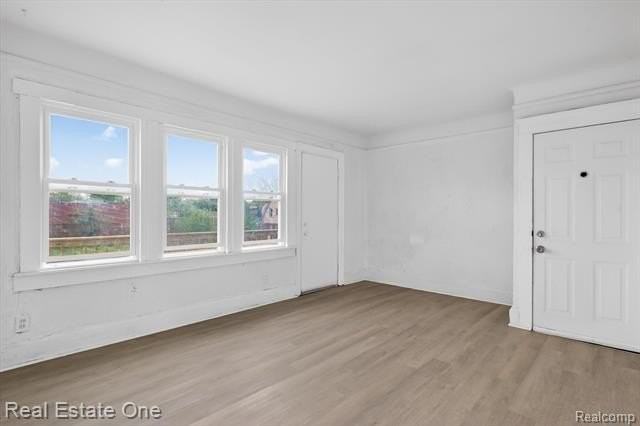 13910 Kentucky St - Photo 6 of 28