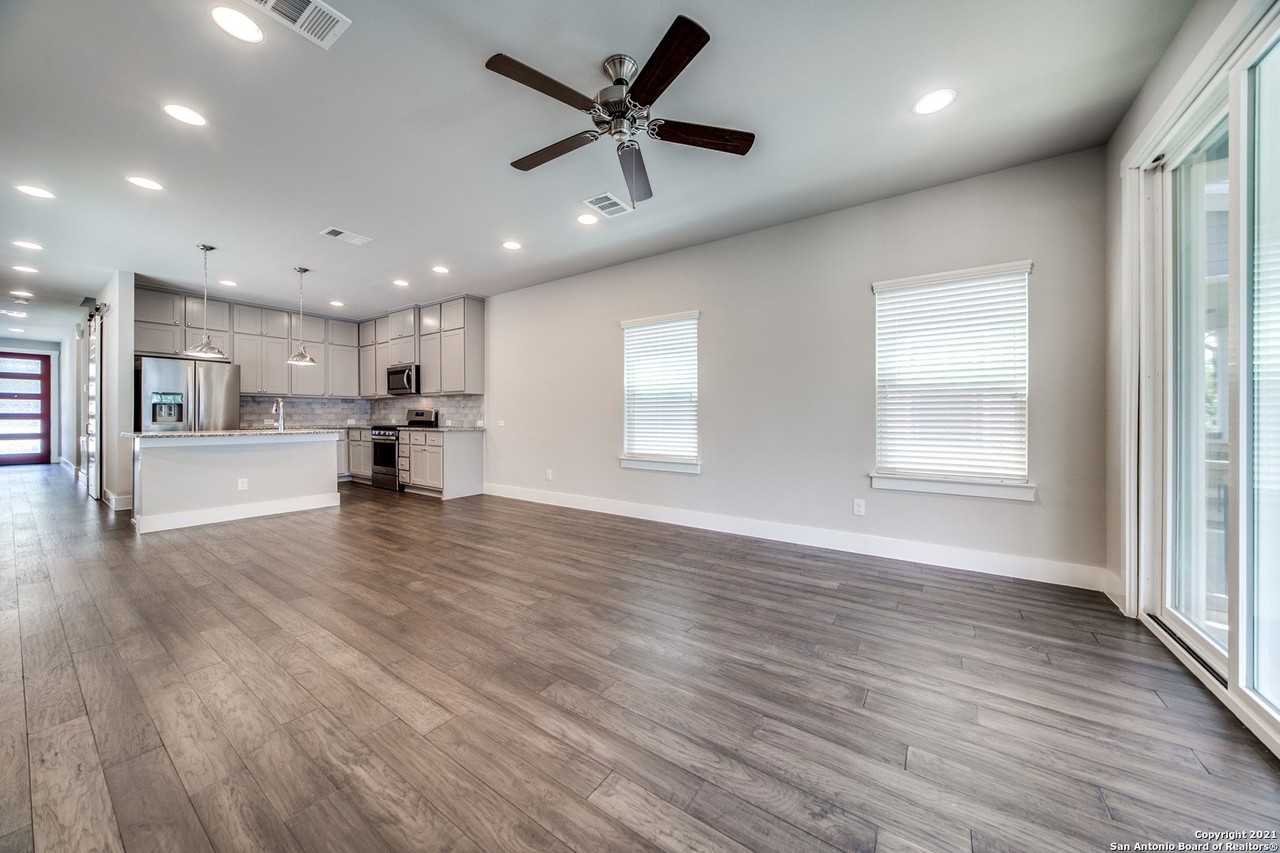 445 Natalen Ave - Photo 7 of 25