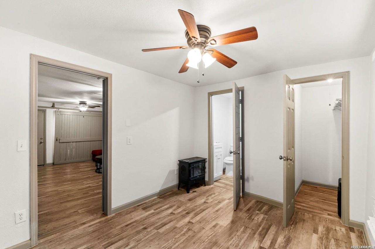 3106 N Zarzamora St - Photo 4 of 15