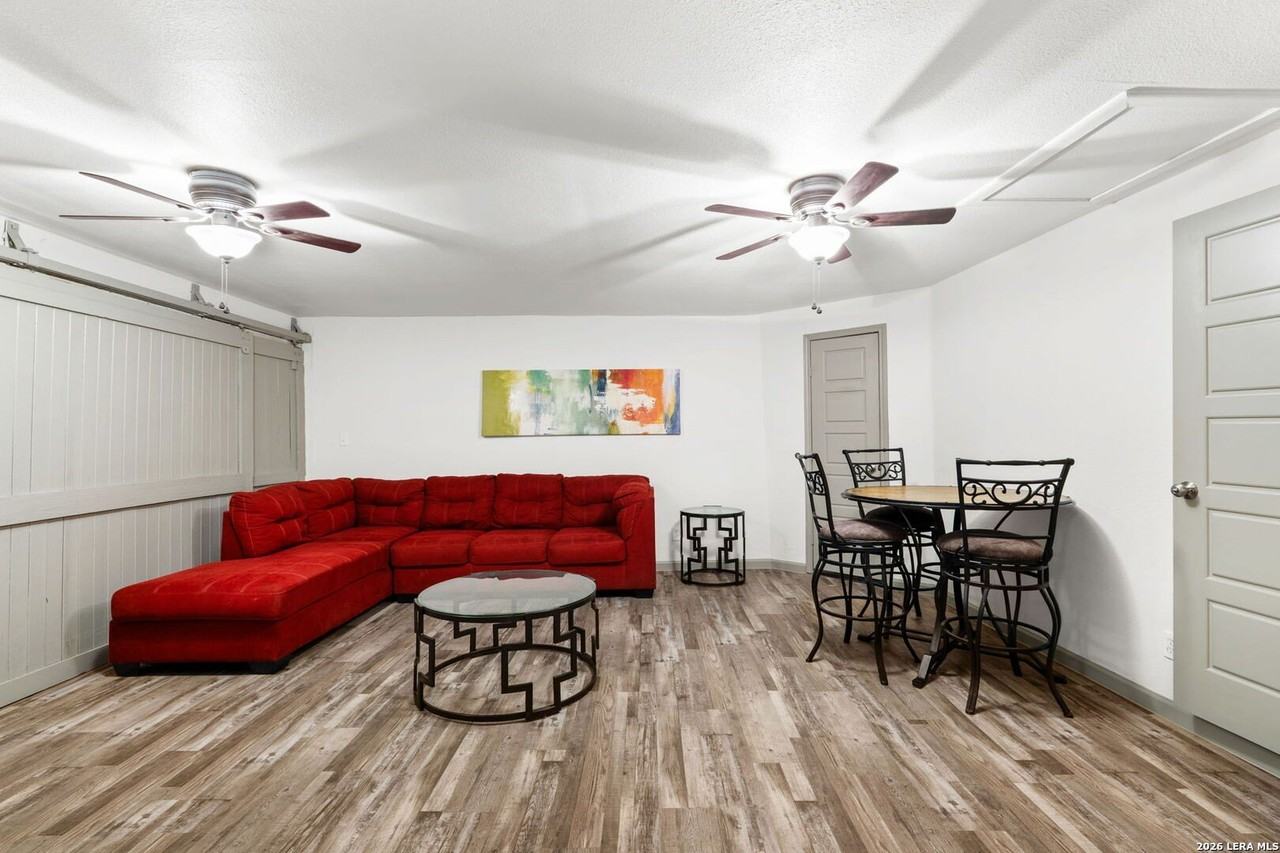 3106 N Zarzamora St - Photo 7 of 15