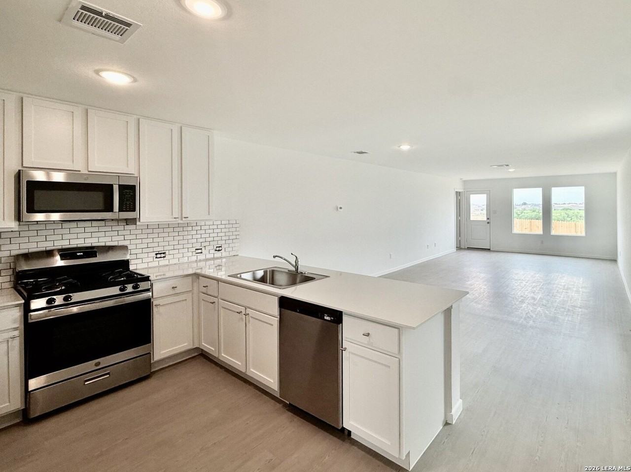 3521 Hilts Trl - Photo 4 of 16