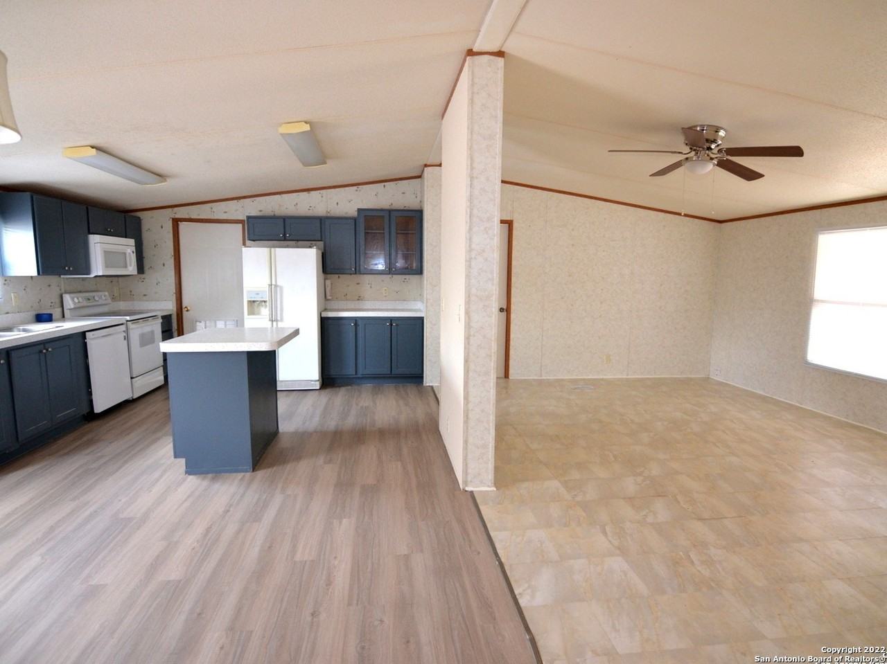 145 County Road 3821 - Photo 3 of 13