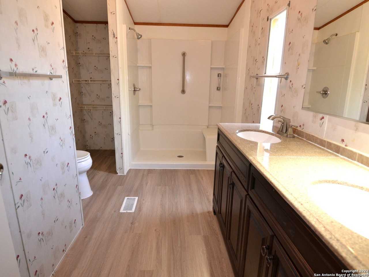 145 County Road 3821 - Photo 7 of 13