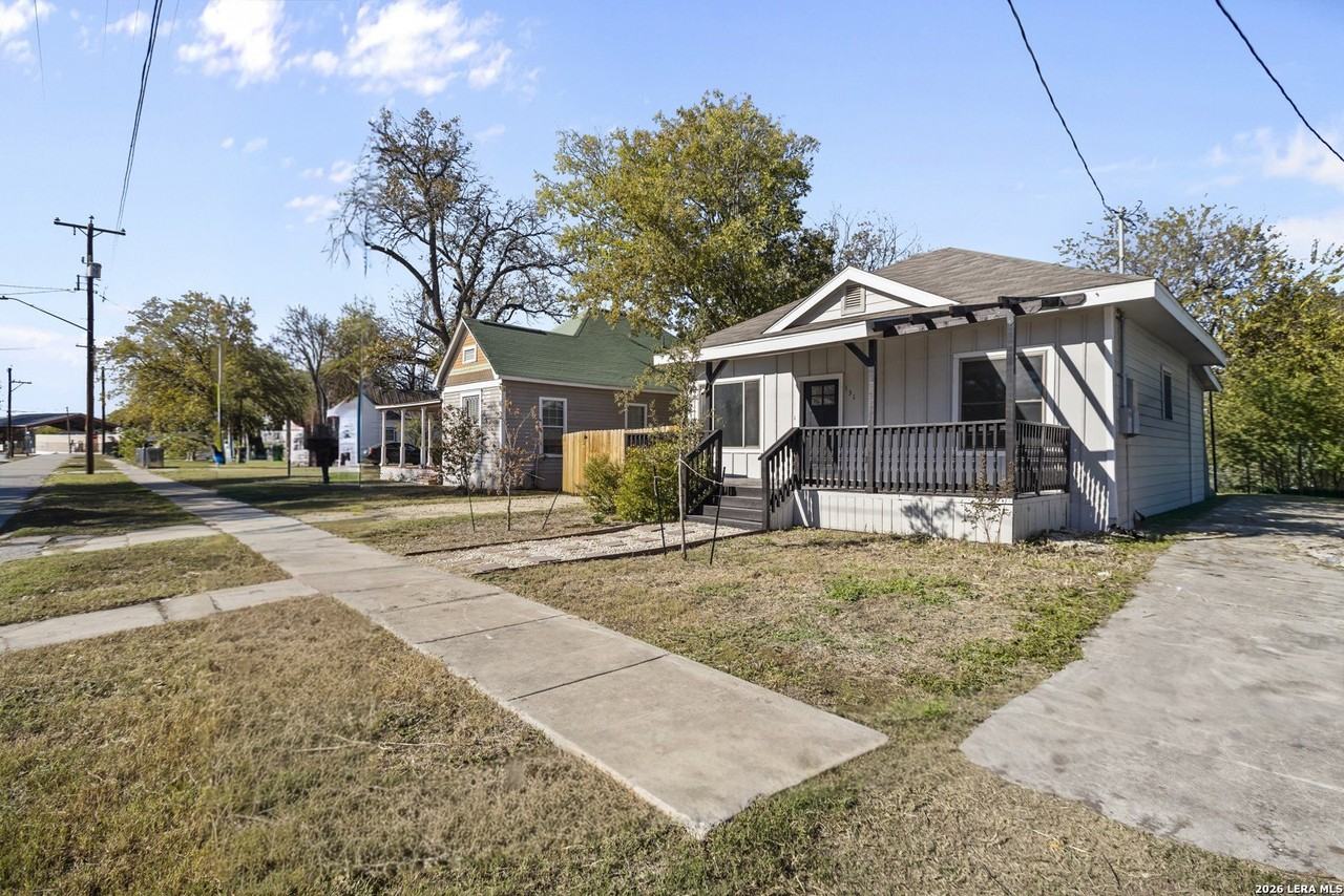 131 Chicago Blvd - Photo 4 of 25