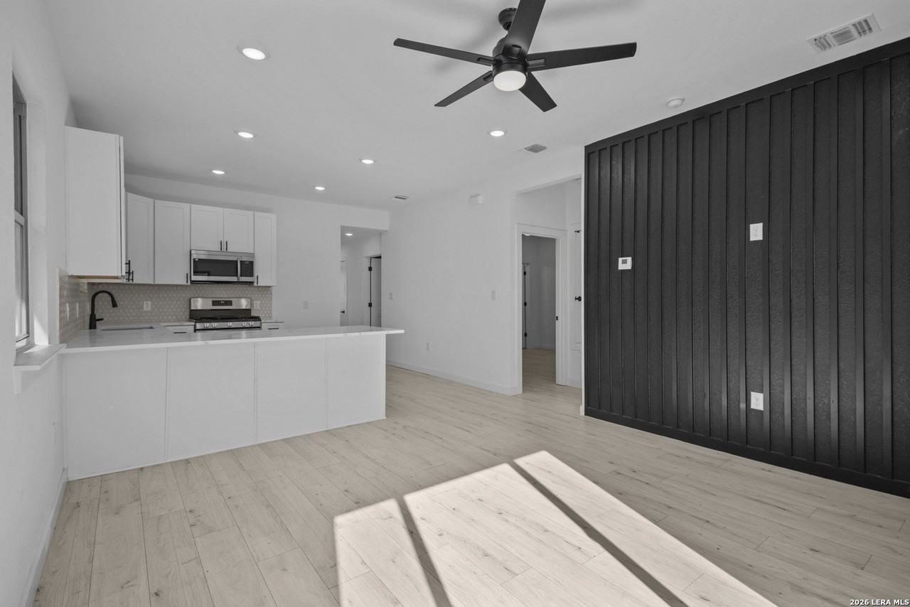 131 Chicago Blvd - Photo 7 of 25