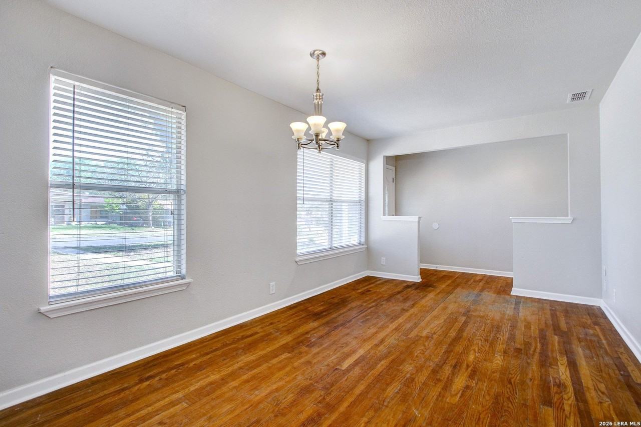 434 Schmeltzer Ln - Photo 4 of 24
