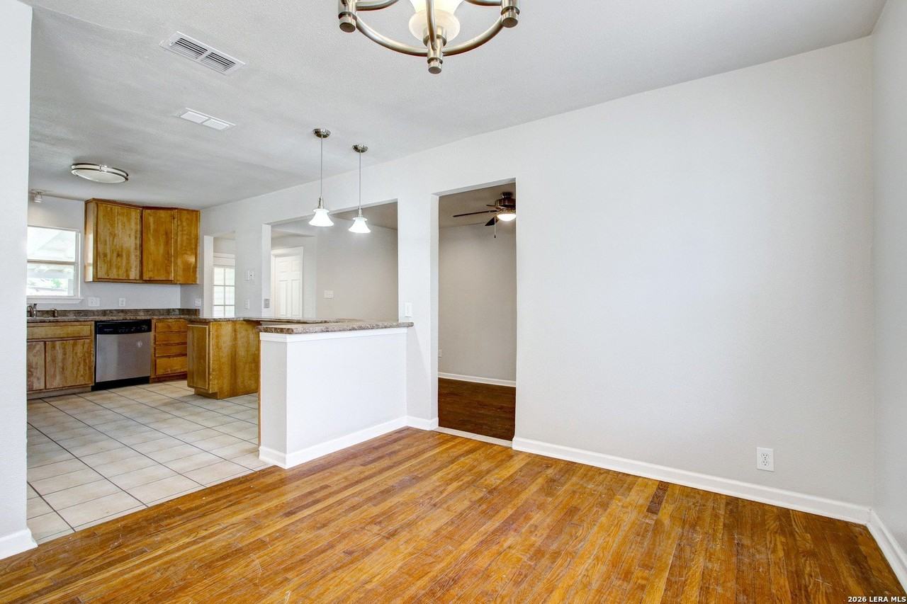 434 Schmeltzer Ln - Photo 5 of 24