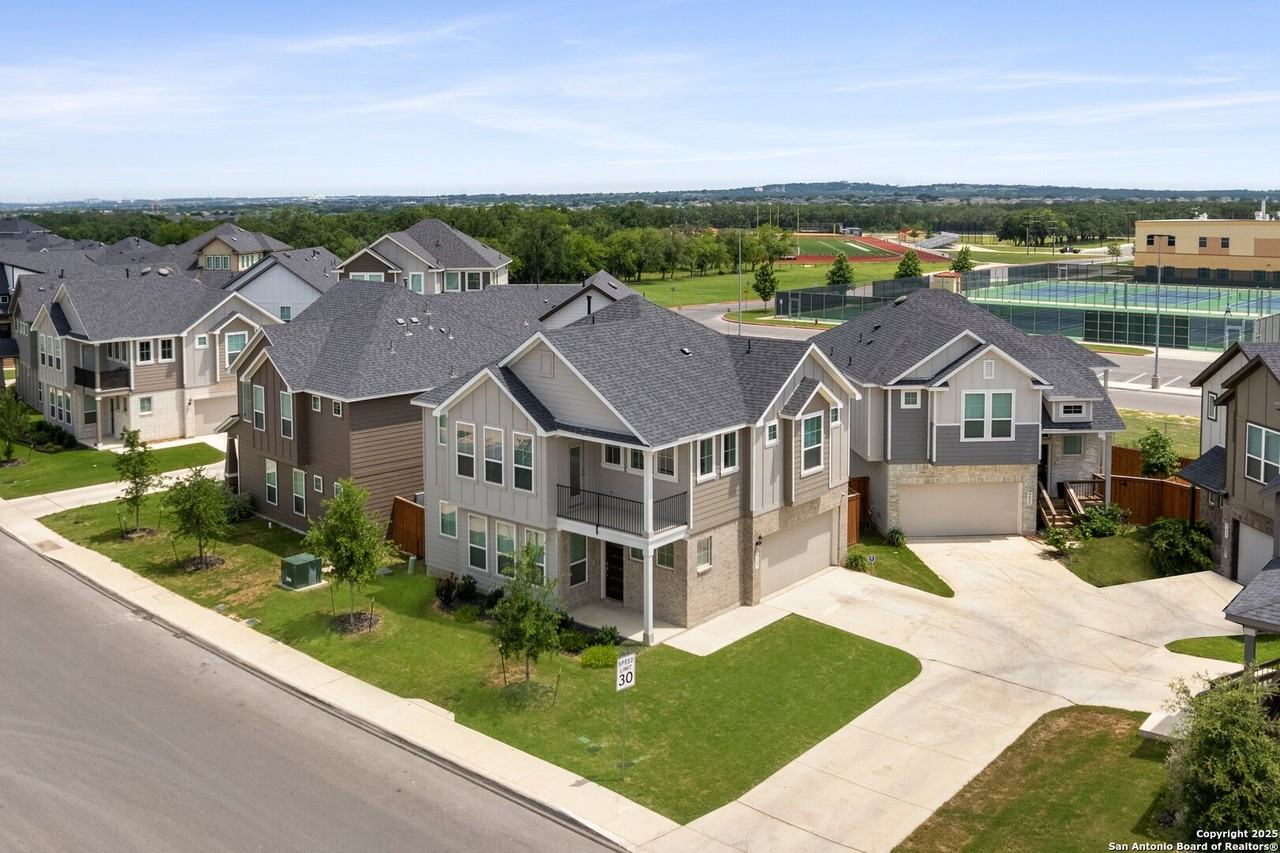 9607 Stillwater Pass - Photo 3 of 36