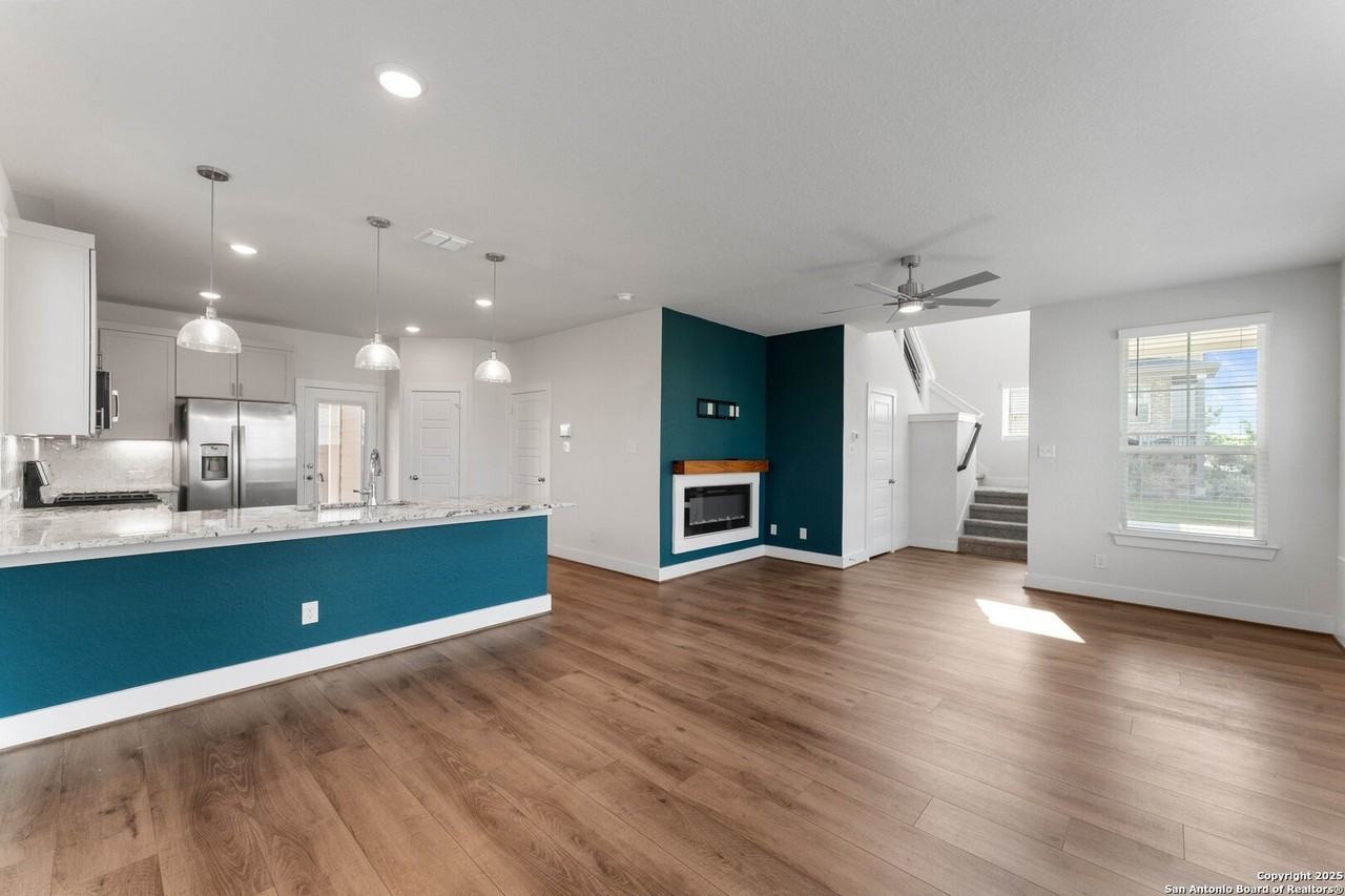 9607 Stillwater Pass - Photo 4 of 36