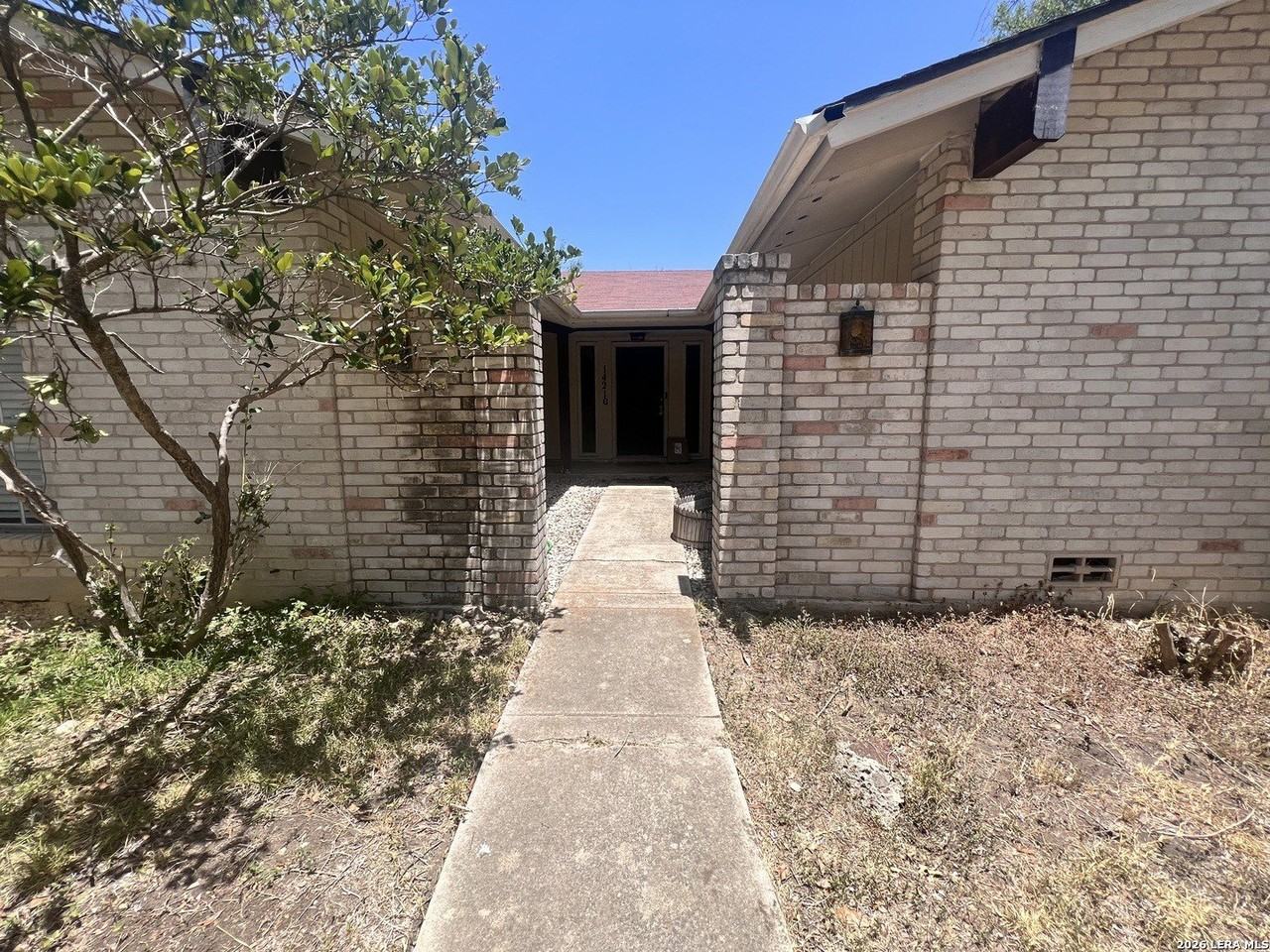 14210 Stoddard Dr - Photo 4 of 47