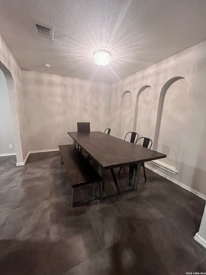 14210 Stoddard Dr - Photo 6 of 47