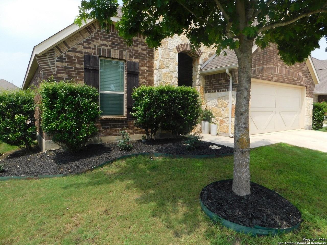 104 Vail Dr - Photo 2 of 22