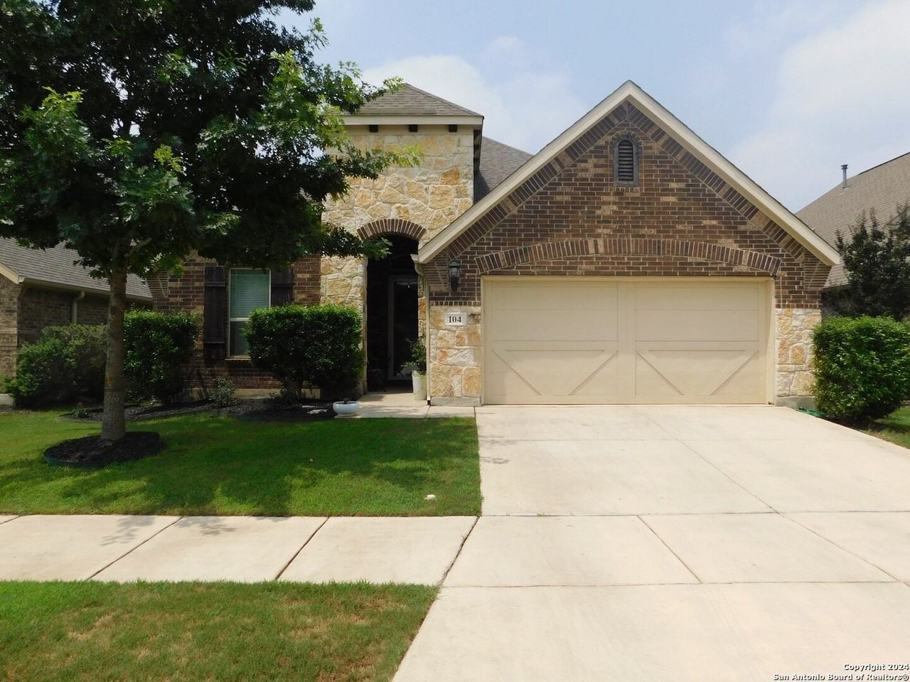 104 Vail Dr - Photo 3 of 22