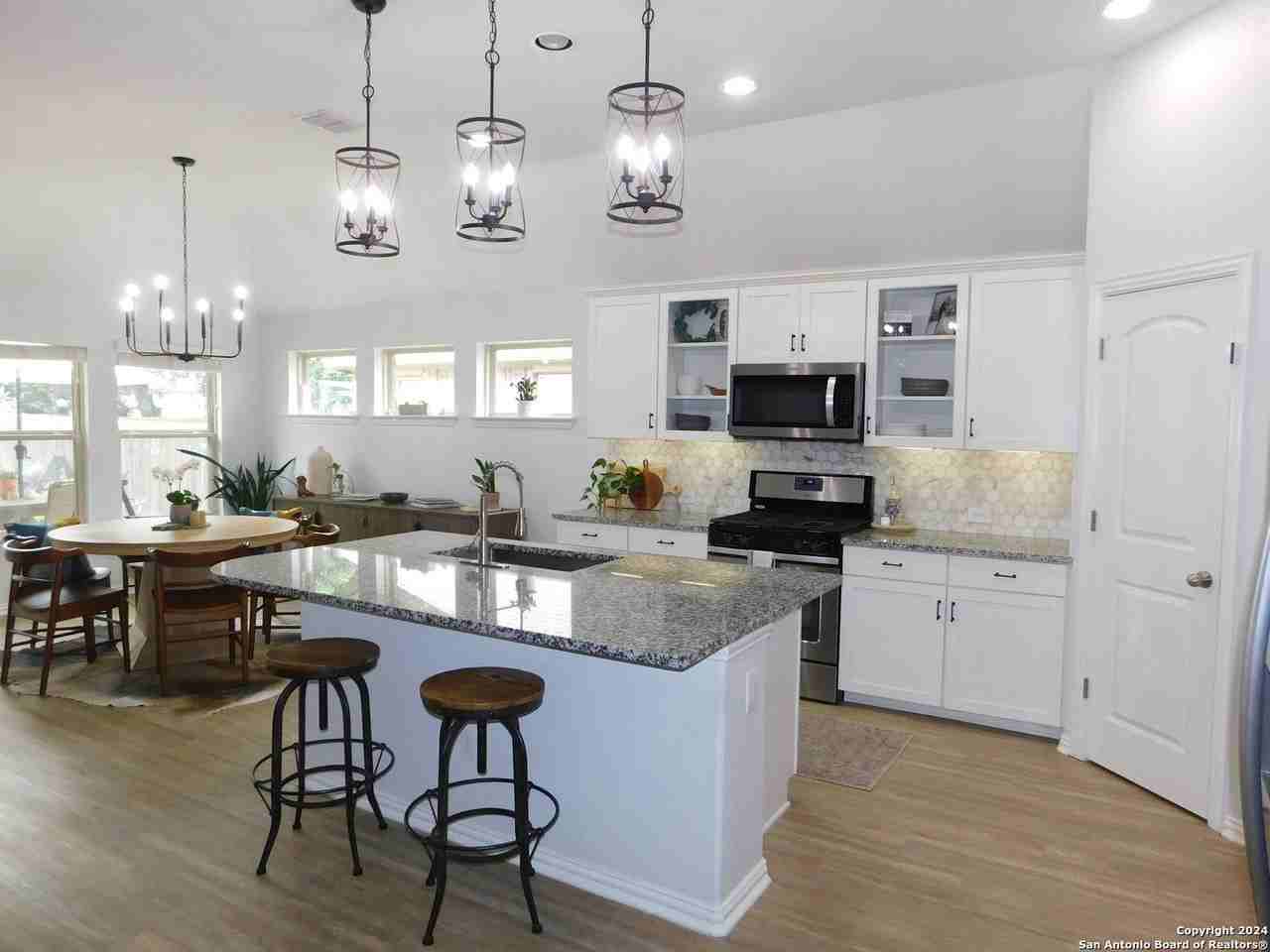 104 Vail Dr - Photo 6 of 22