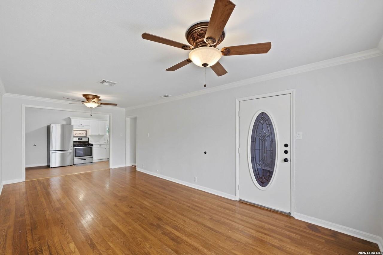 611 Kashmuir Pl - Photo 3 of 12