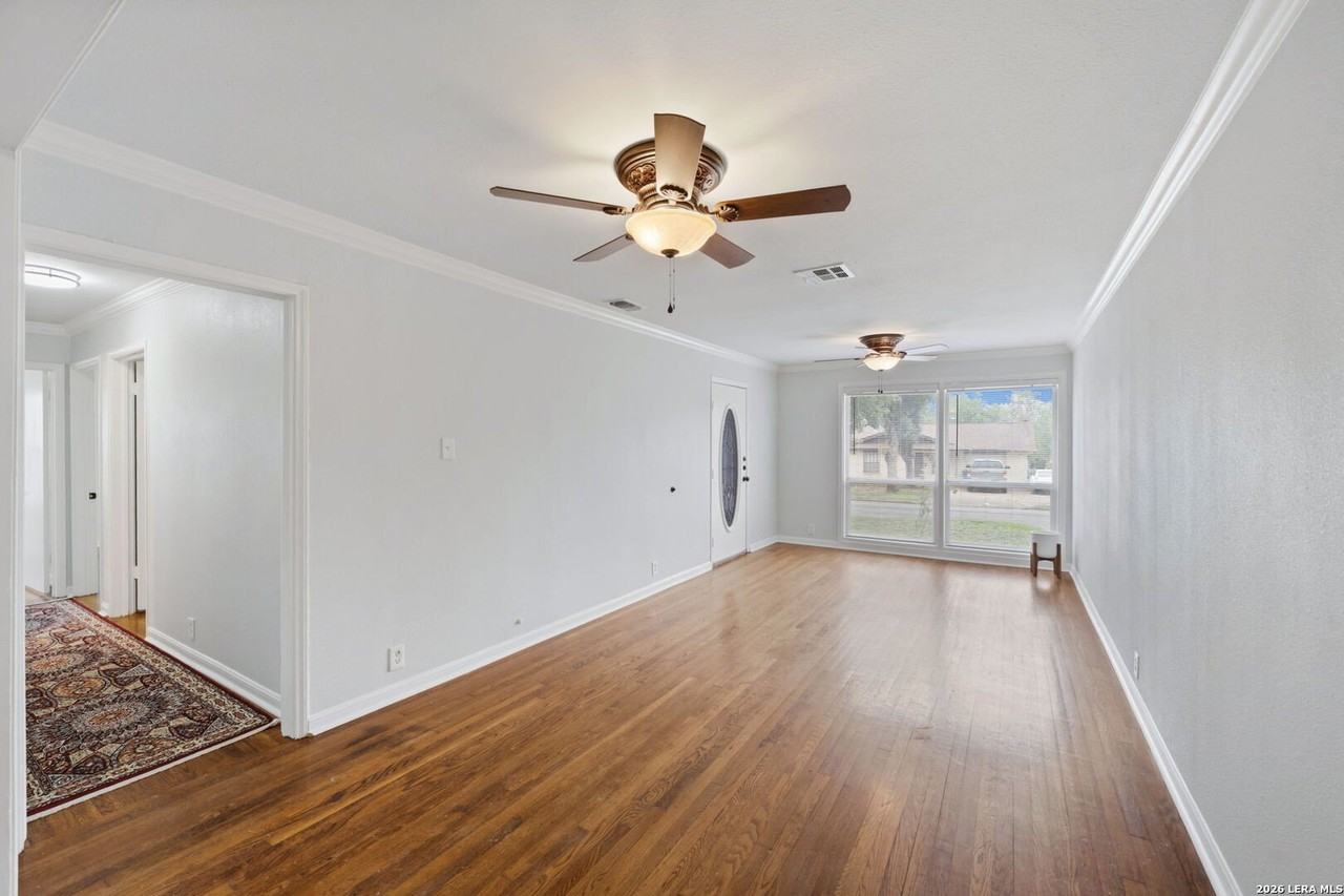 611 Kashmuir Pl - Photo 4 of 12