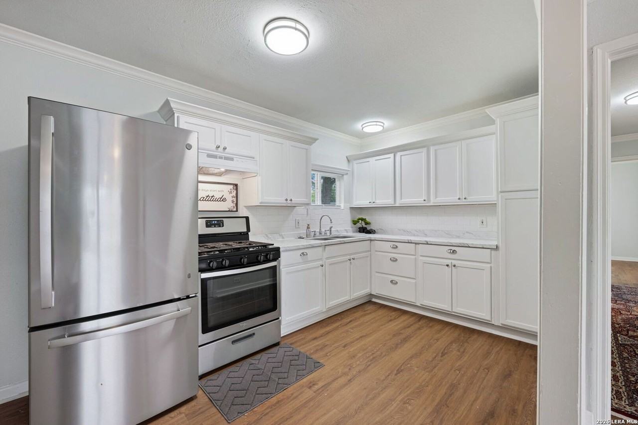 611 Kashmuir Pl - Photo 5 of 12