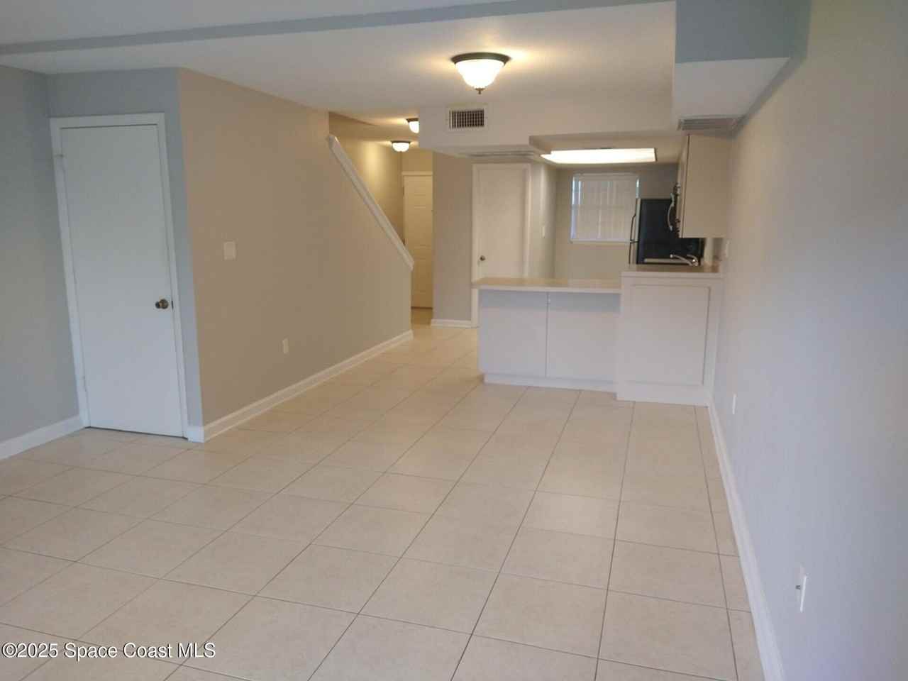 1020 Pinetree Dr #8 - Photo 7 of 33