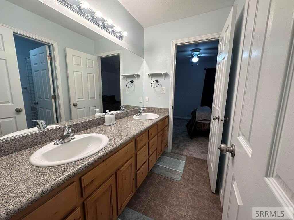 414 Energy Dr #1 - Photo 3 of 31