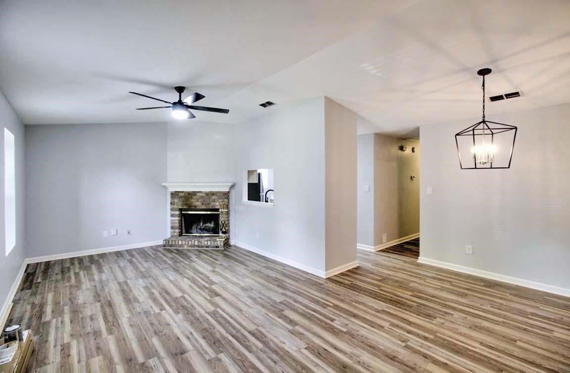 425 High Point Ln - Photo 3 of 17
