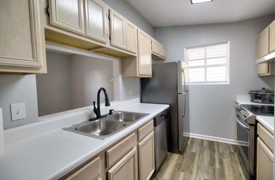 425 High Point Ln - Photo 6 of 17