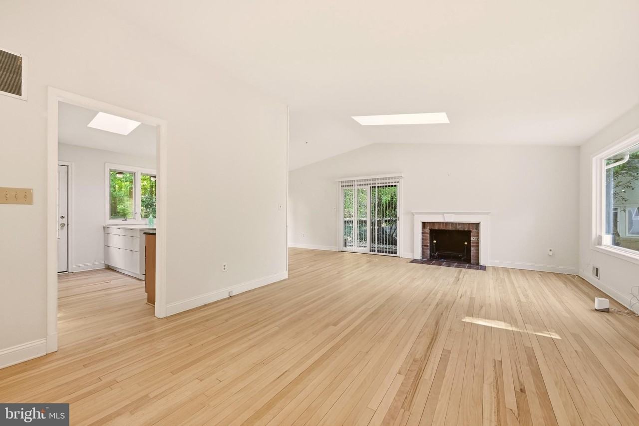 8400 Thornden Ter - Photo 3 of 27