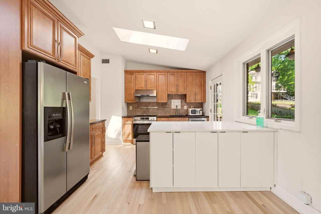 8400 Thornden Ter - Photo 5 of 27