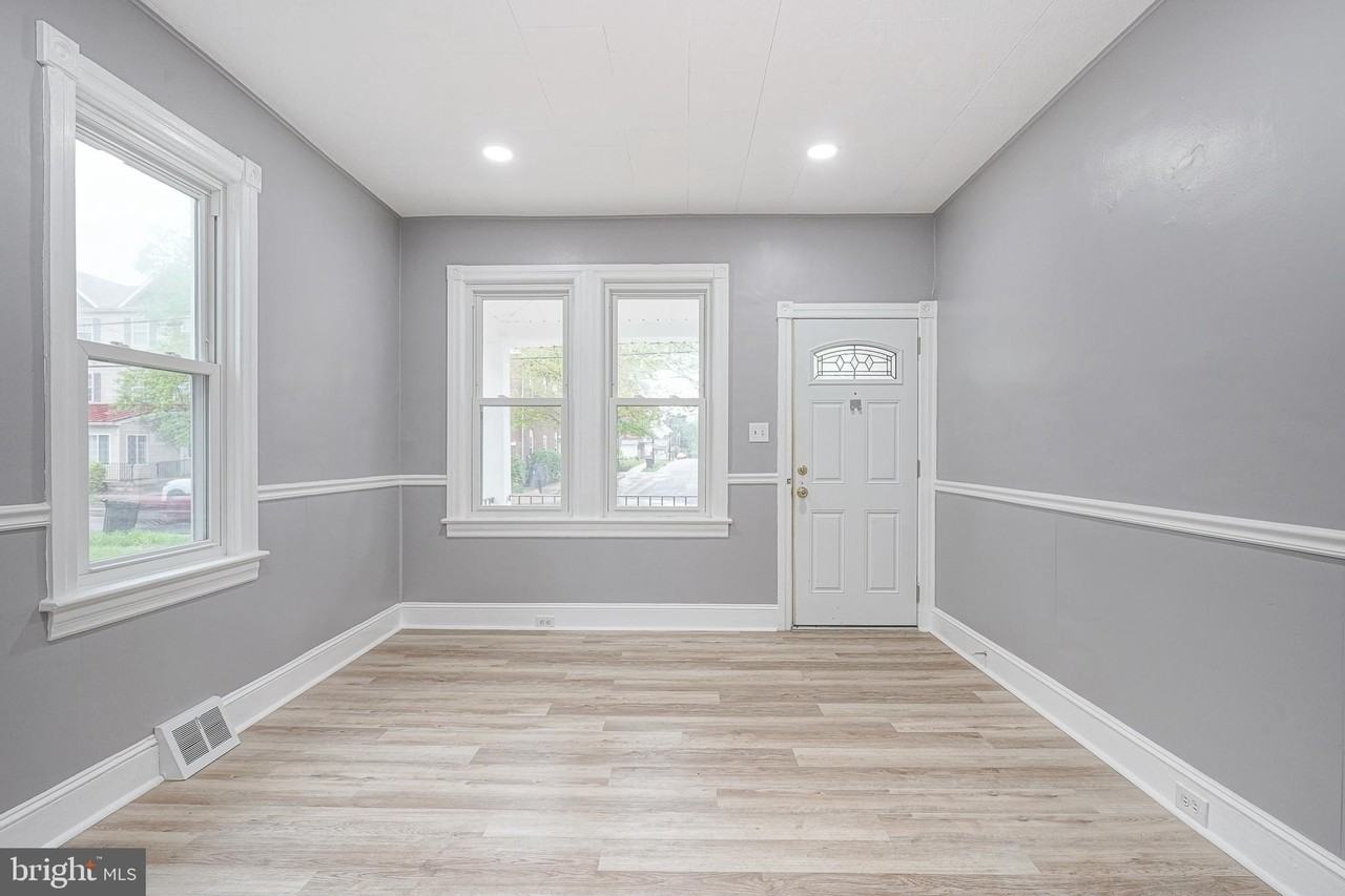 719 Burlington Ave - Photo 4 of 31