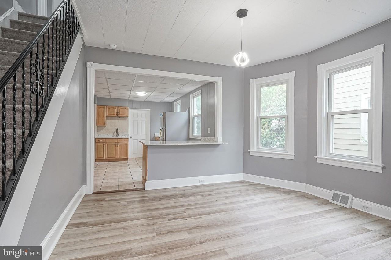 719 Burlington Ave - Photo 7 of 31
