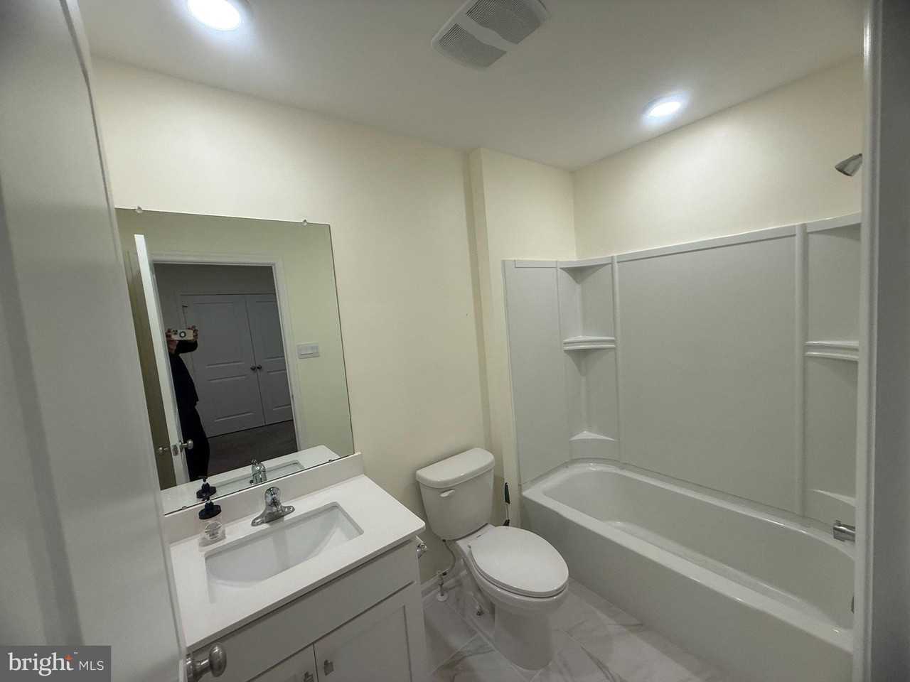324 Mazzeo Dr - Photo 4 of 4