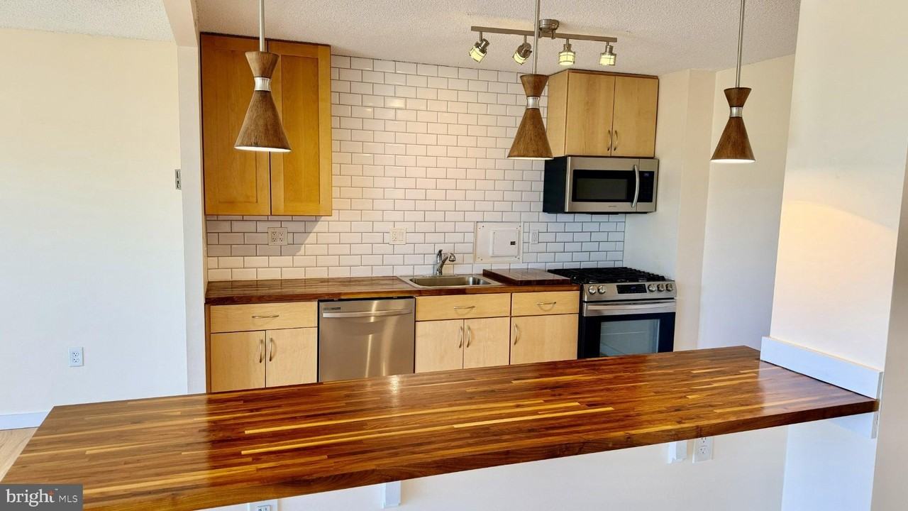 1225 Martha Custis Dr #1218 - Photo 5 of 27