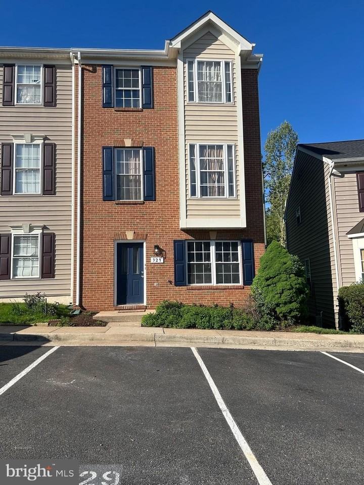 329 Kirby St #66