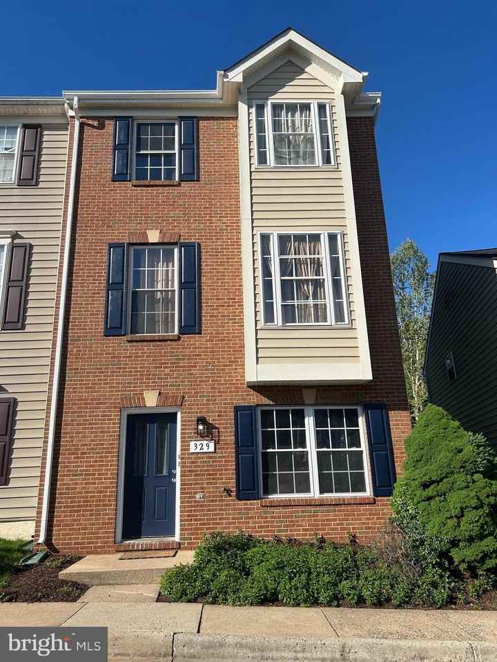 329 Kirby St #66 - Photo 7 of 50