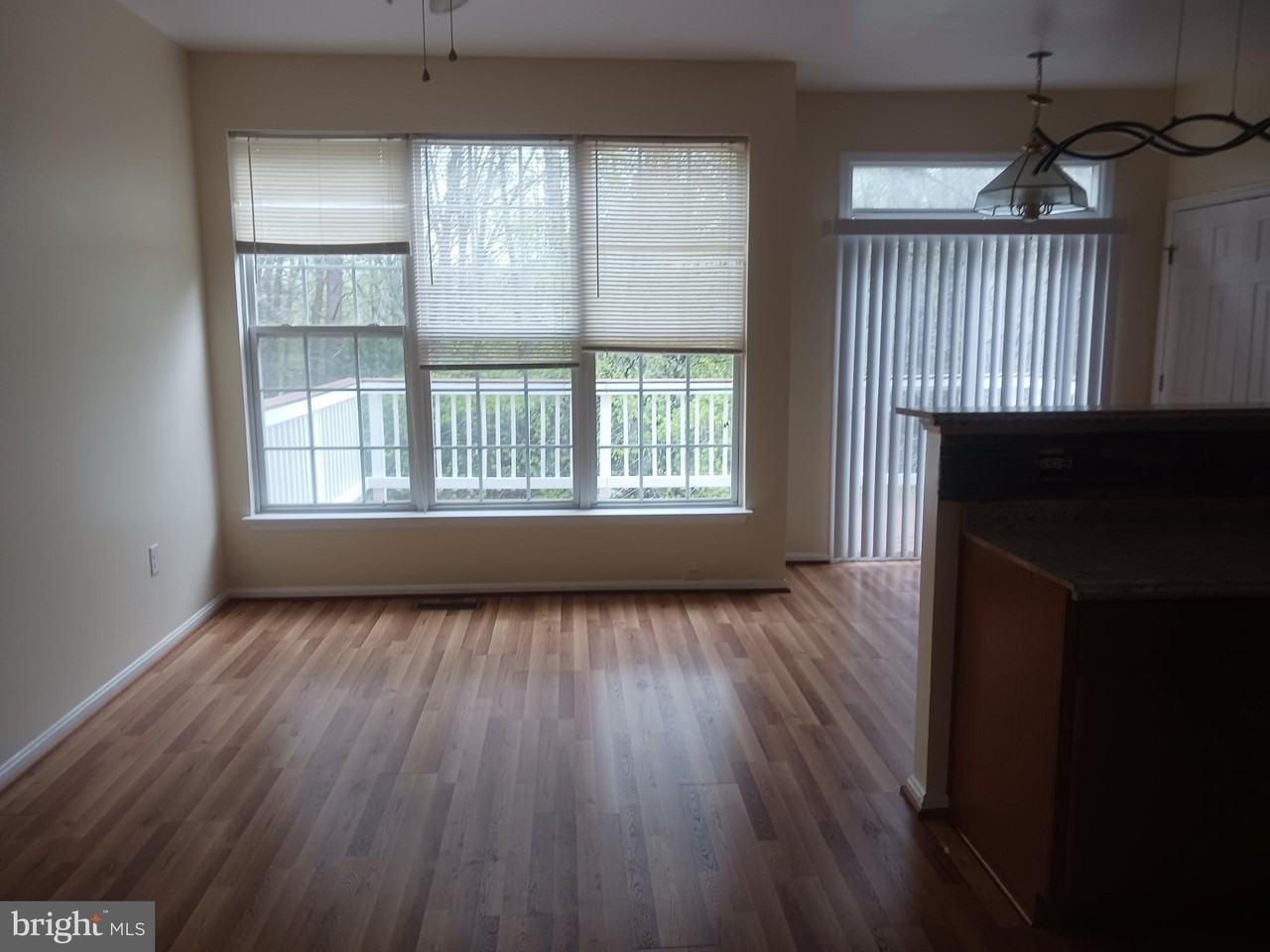 205 Hillside Ct - Photo 2 of 21