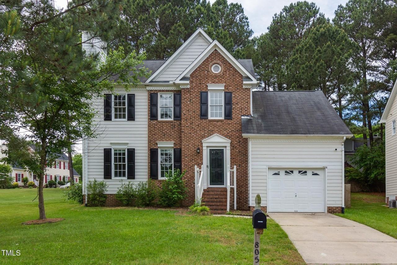 805 Penncross Dr - Photo 2 of 29
