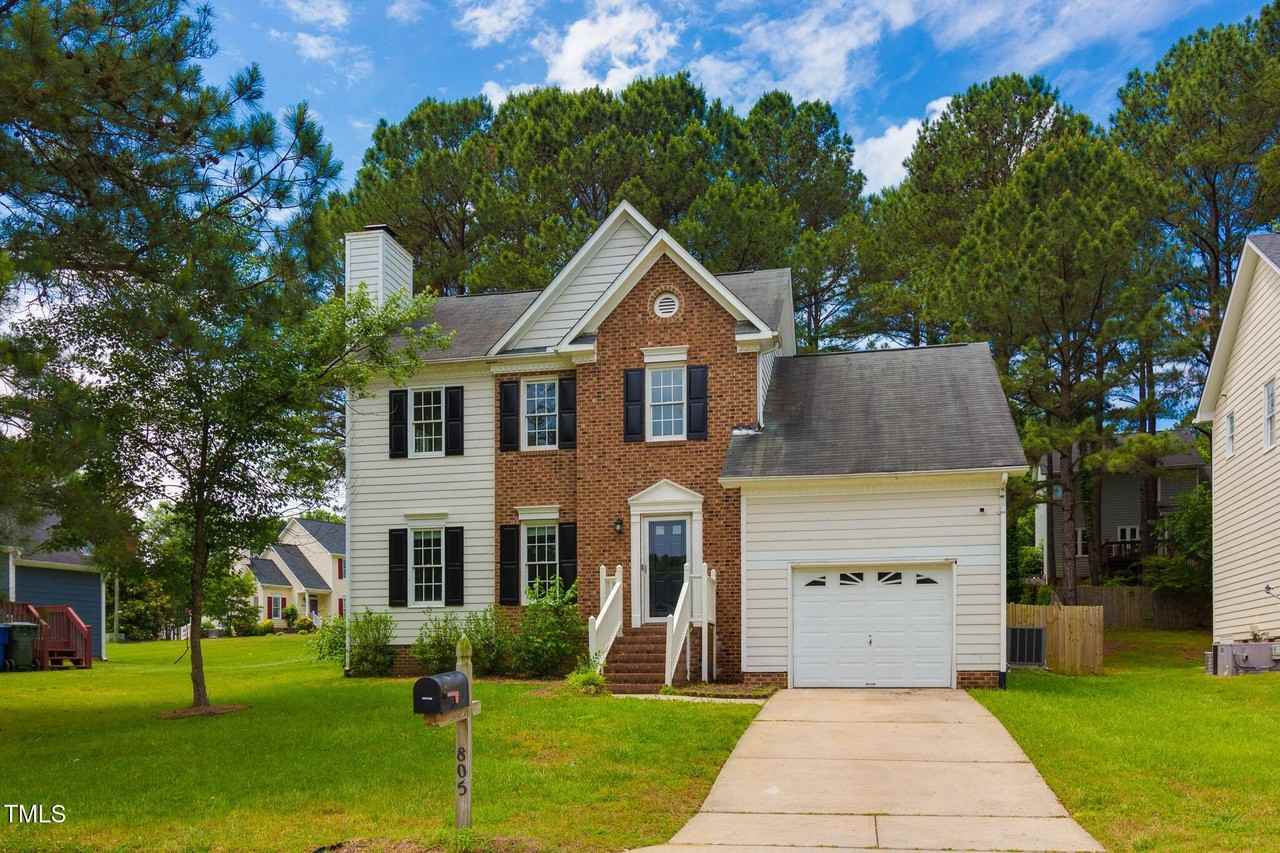805 Penncross Dr - Photo 3 of 29