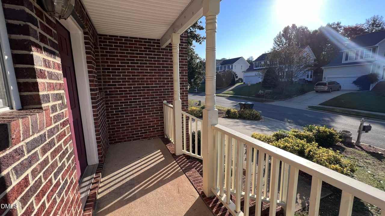 201 Tecumseh Ct - Photo 3 of 31