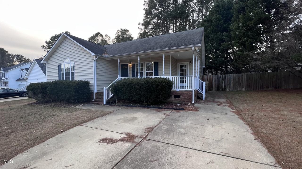 212 Walnut Creek Dr - Photo 2 of 25