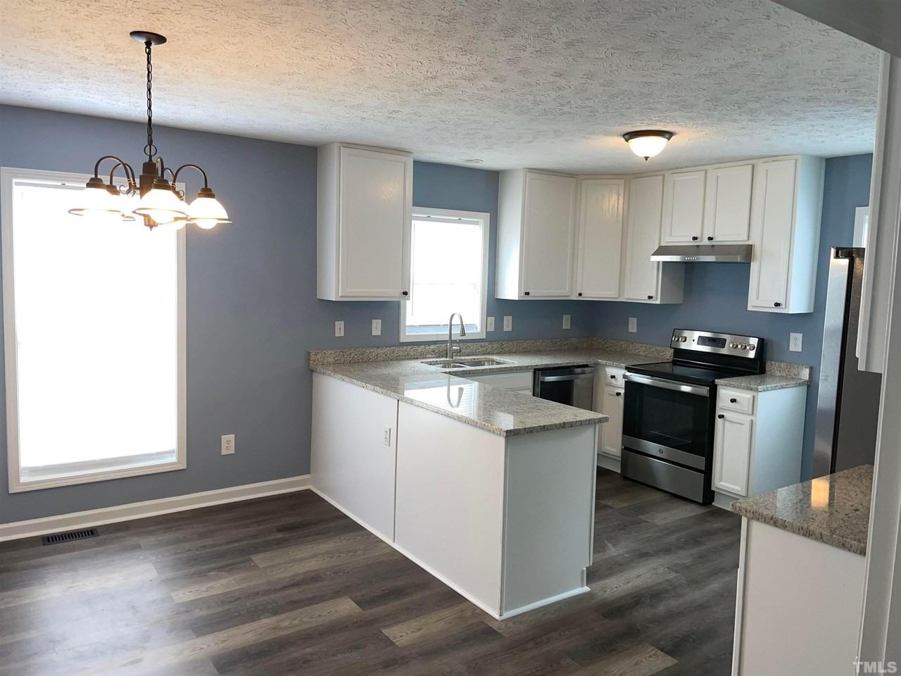 109 Ashe Ave - Photo 3 of 29