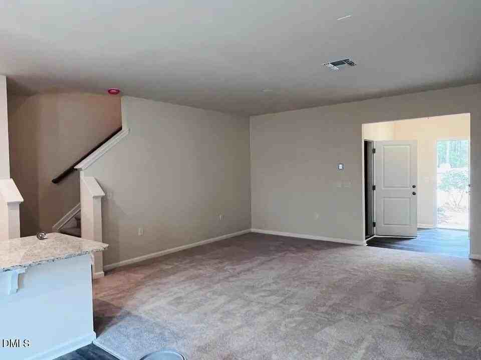 851 Mckenzie Park Ter - Photo 5 of 20
