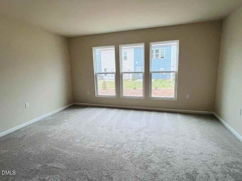 851 Mckenzie Park Ter - Photo 7 of 20