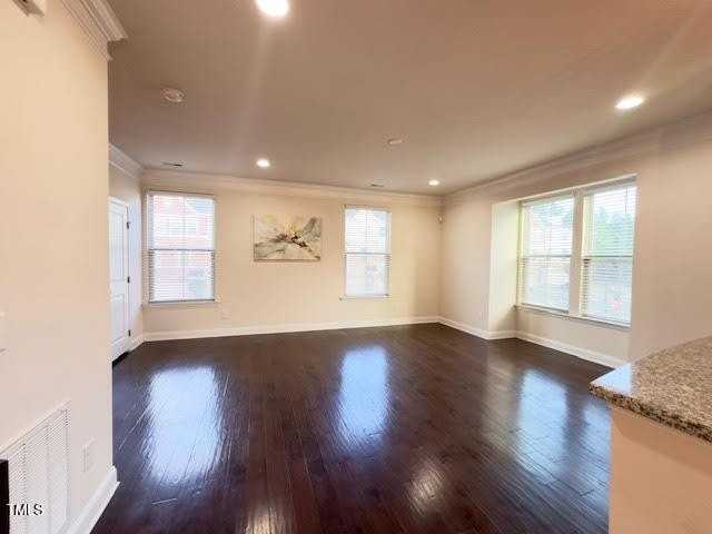 1013 Waymaker Ct - Photo 7 of 24