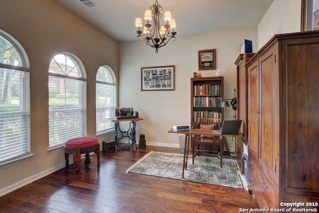3426 Hilldale Pt - Photo 4 of 25