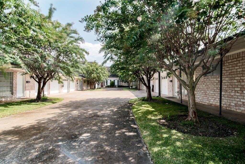 5629 Winsome Ln