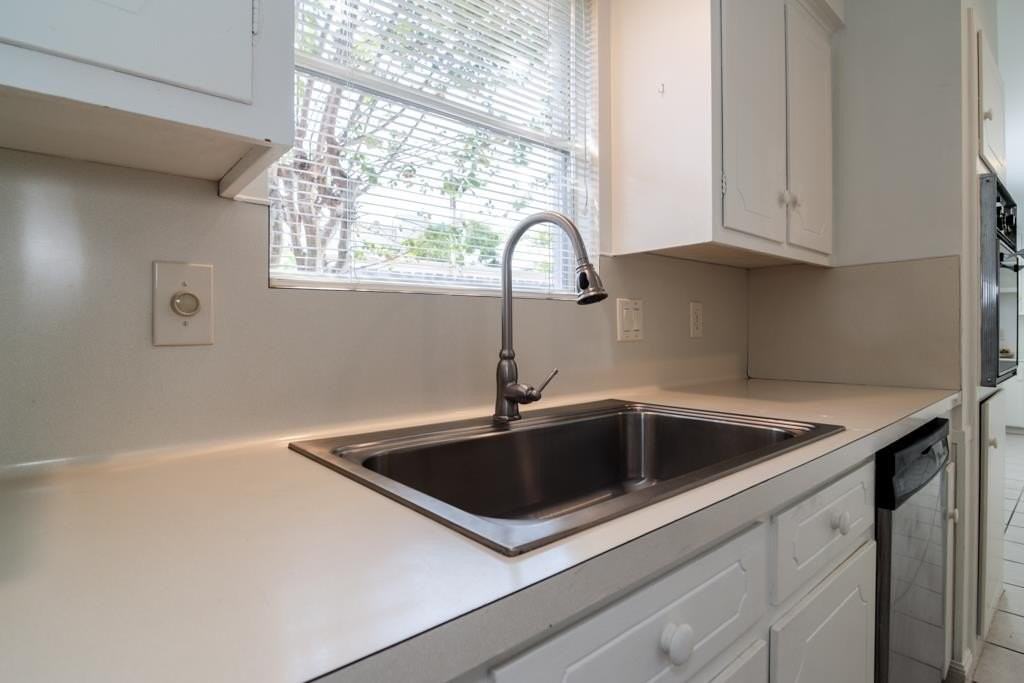 5629 Winsome Ln - Photo 6 of 19