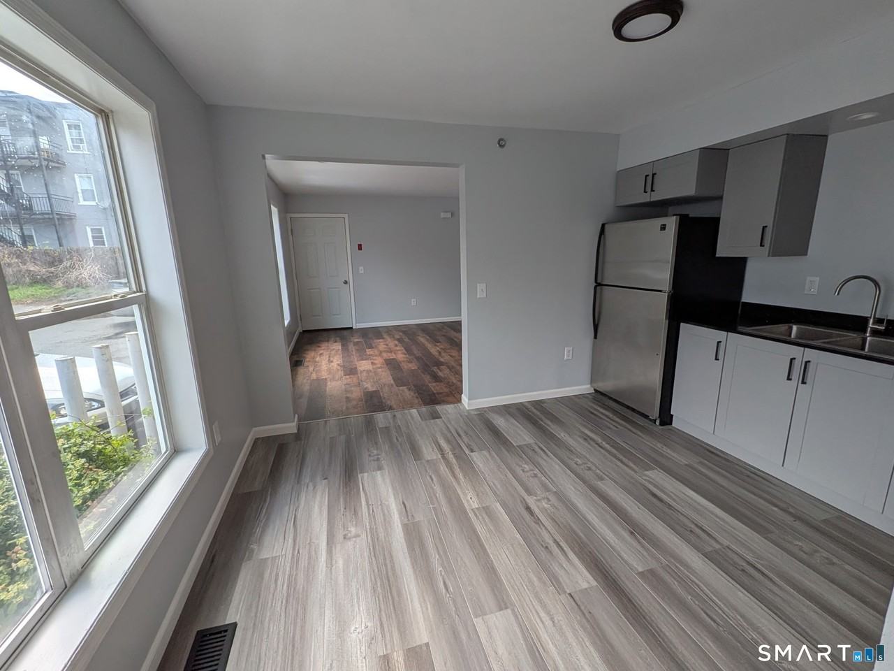 619 Shelton St - Photo 2 of 13